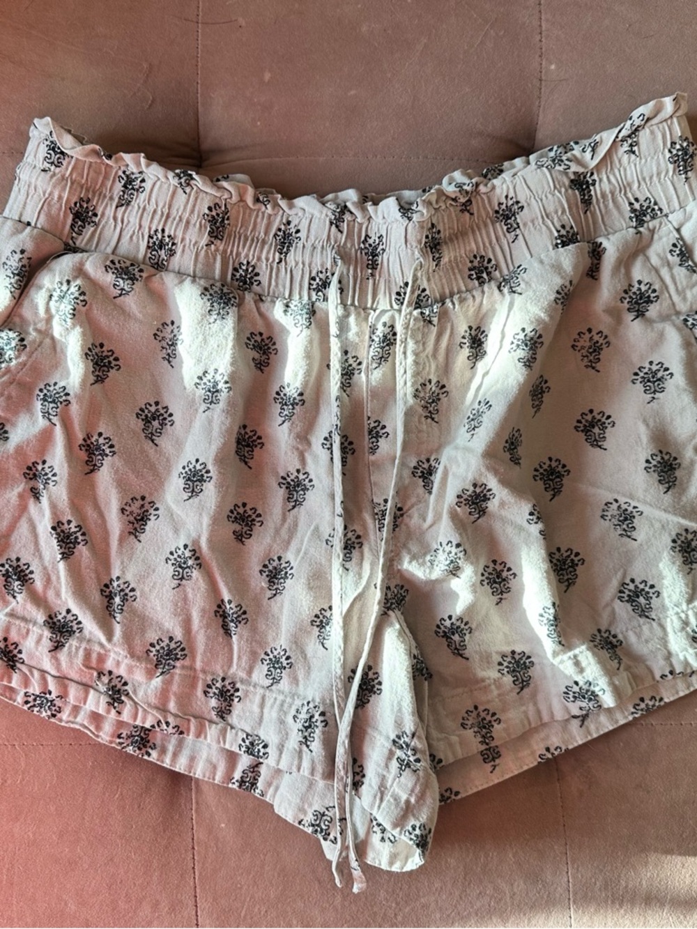 a new day Beige Women’s Shorts with Black Damask Print XL